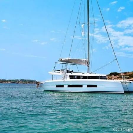 Botel Boatel Angioino