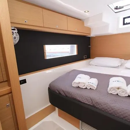 Boatel Angioino 보트호텔 *